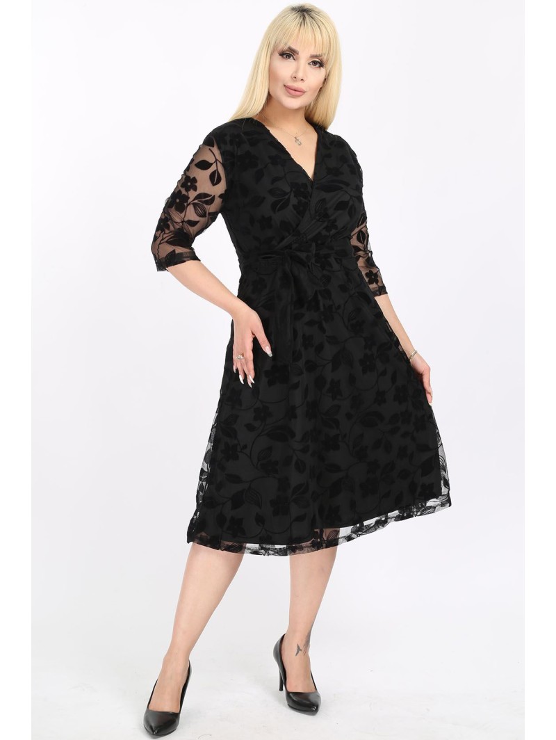 Juoda suknelė Juoda suknelė