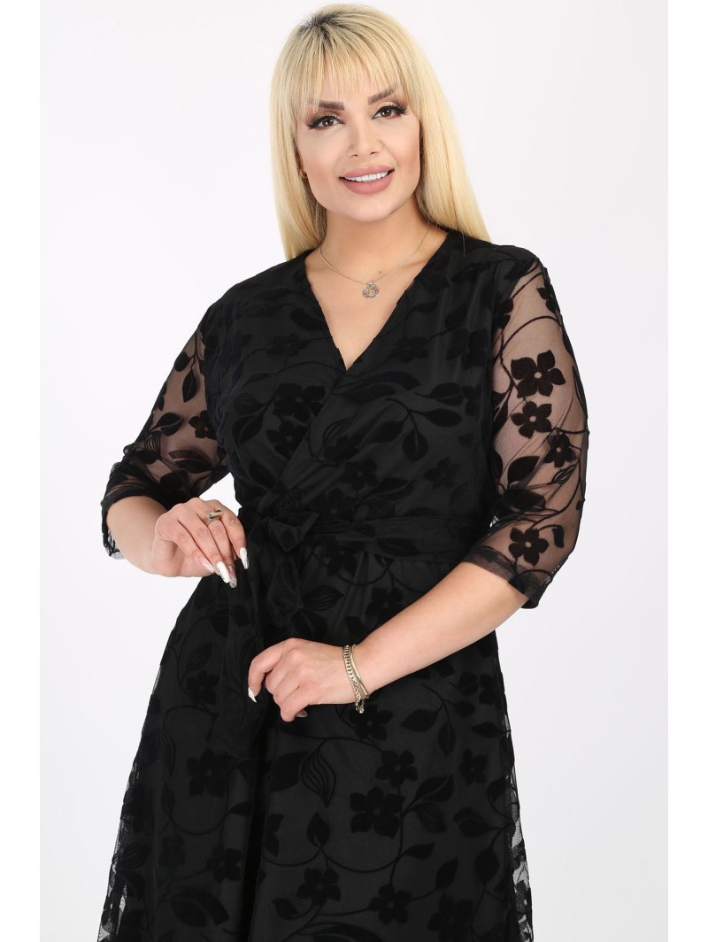 Juoda suknelė Juoda suknelė