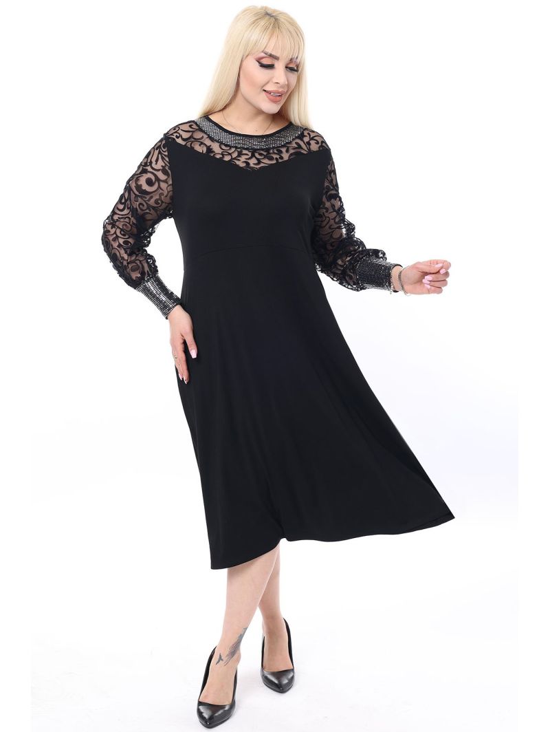 Must klassikaline kleit Must klassikaline kleit