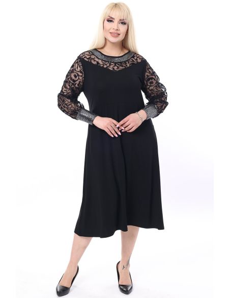 Melna klasiska kleita