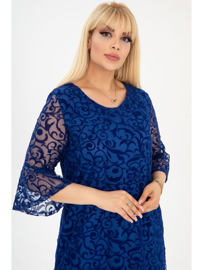 Mėlyna suknelė su nėriniais Mėlyna suknelė su nėriniais