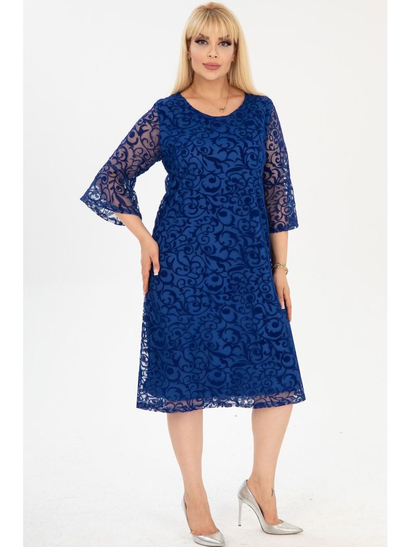 Mėlyna suknelė su nėriniais Mėlyna suknelė su nėriniais