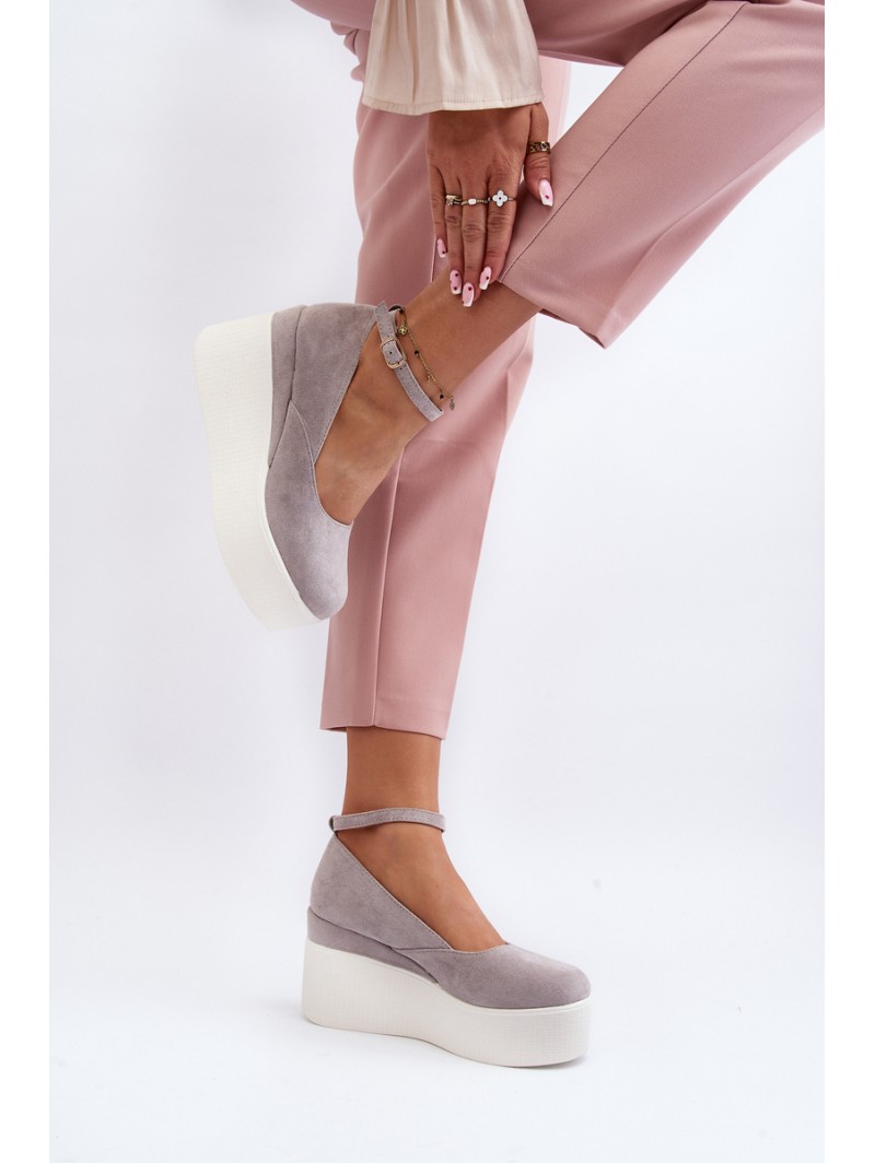 Moteriškos pilkos spalvos espadrilės Moteriškos pilkos spalvos espadrilės