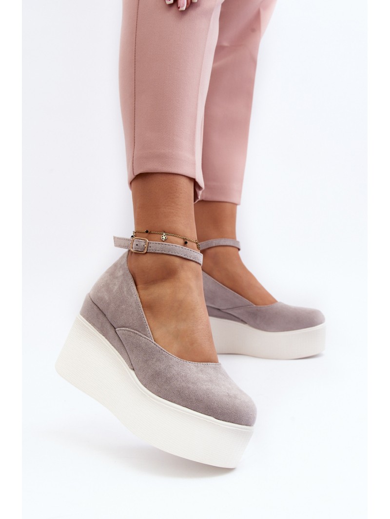 Moteriškos pilkos spalvos espadrilės Moteriškos pilkos spalvos espadrilės