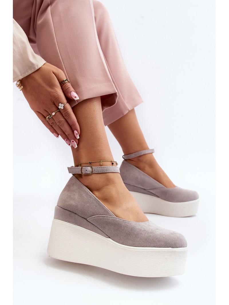 Moteriškos pilkos spalvos espadrilės Moteriškos pilkos spalvos espadrilės