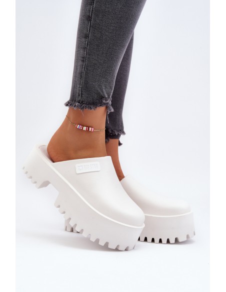 Moteriškos tapkės su storu padu