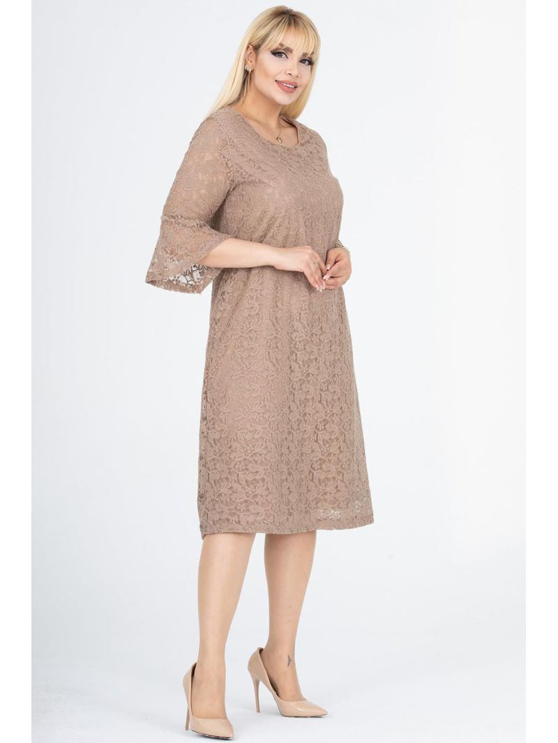 Бежевое платье