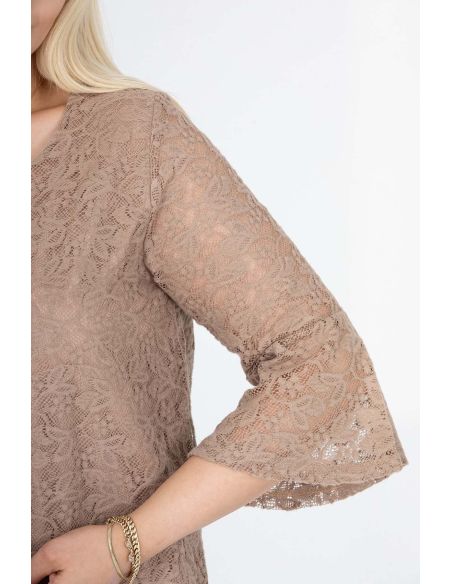 Бежевое платье