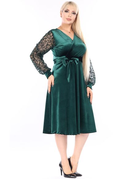 Zaļa velūra kleita