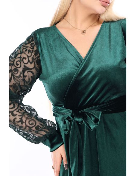 Žalia veliūrinė suknelė