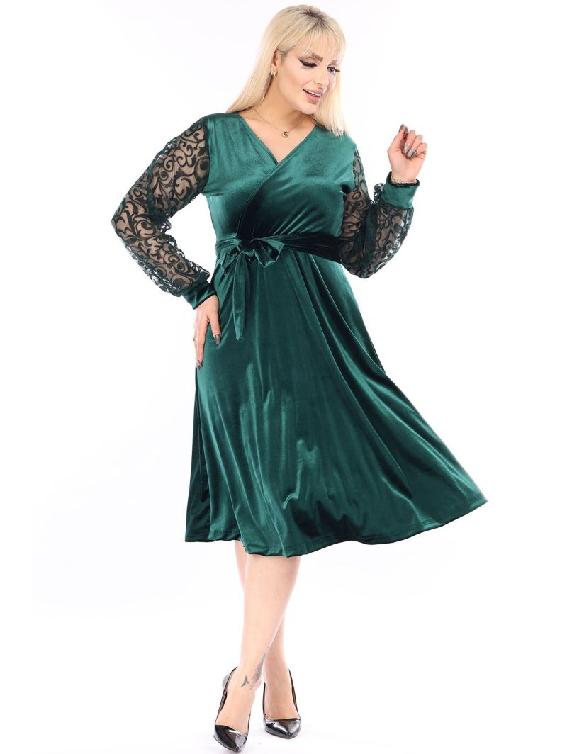 Zaļa velūra kleita Zaļa velūra kleita
