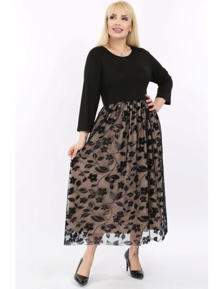 Suknelė apkūnioms moterims