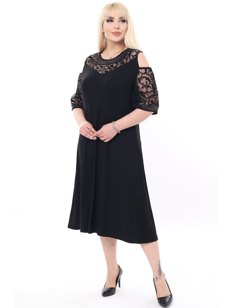 Juoda didelių dydžių suknelė Juoda didelių dydžių suknelė