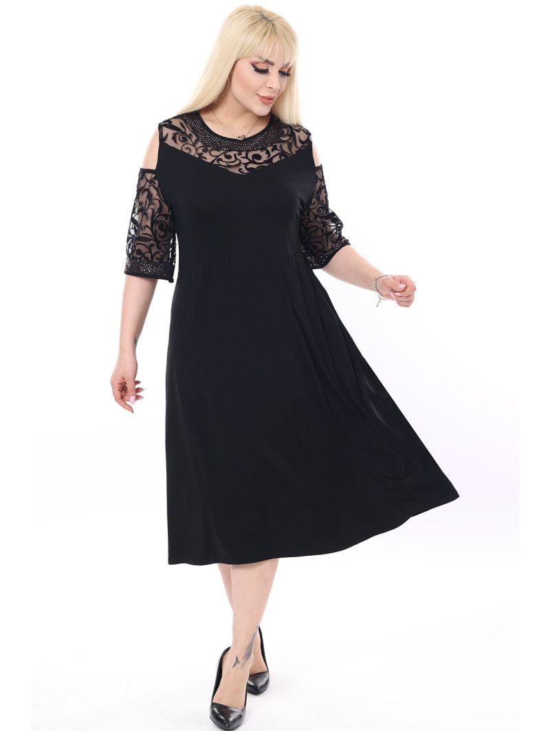 Juoda didelių dydžių suknelė Juoda didelių dydžių suknelė