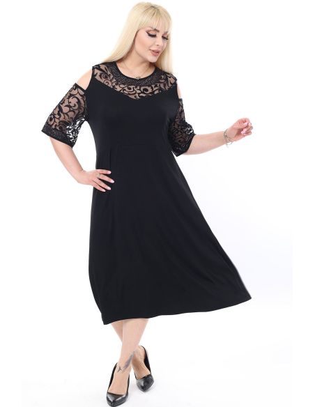 Черное платье больших размеров