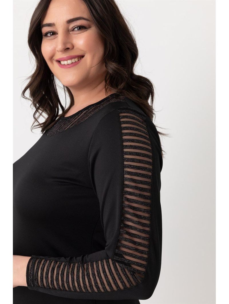 Juoda elegantiška suknelė Juoda elegantiška suknelė