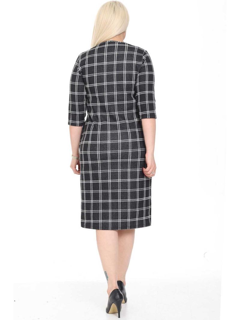 Ruuduline klassikaline kleit