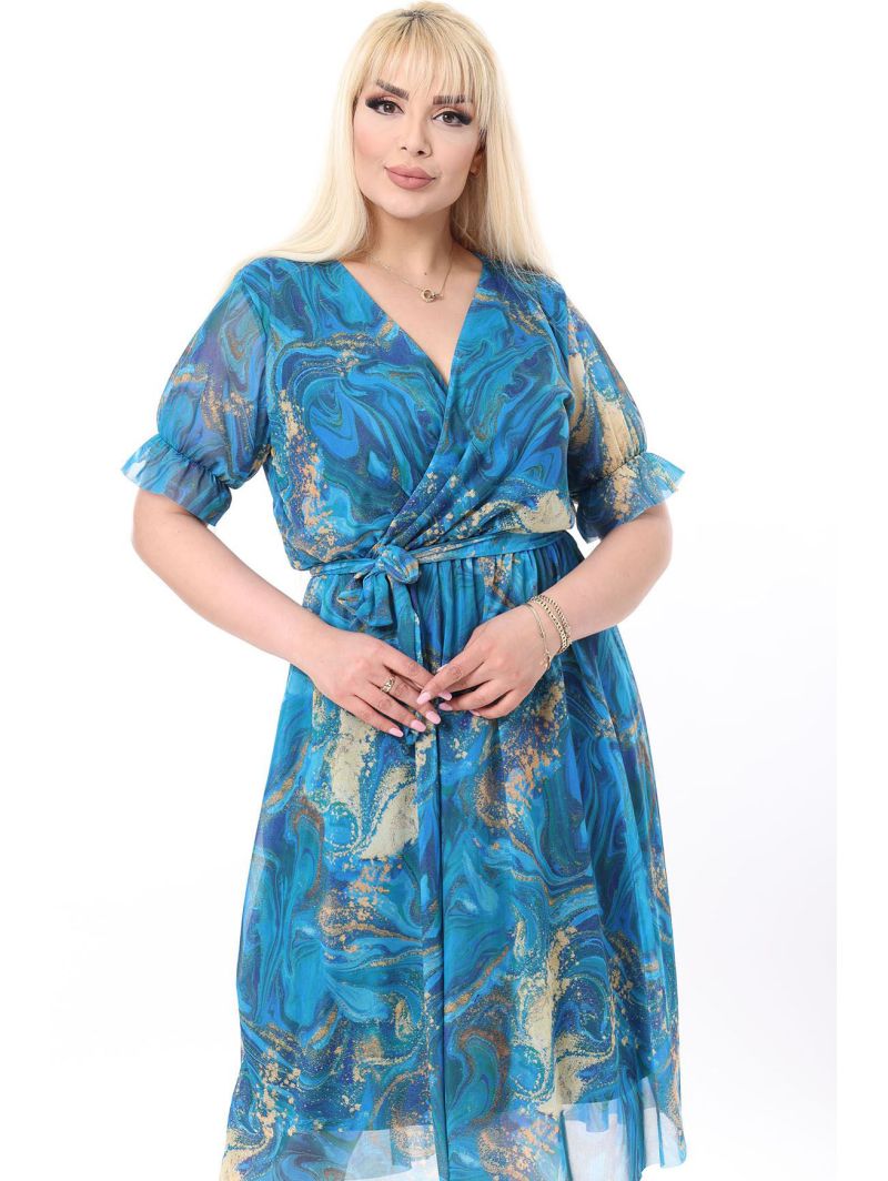 Kleita ar īsām piedurknēm