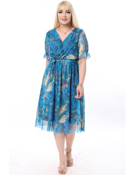 Kleita ar īsām piedurknēm