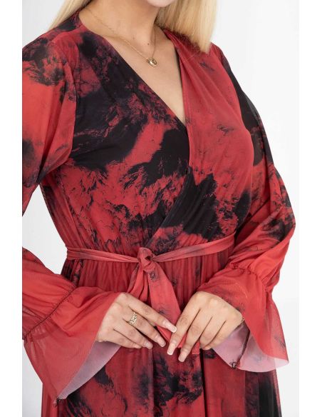 Svītraina kleita ar lencīti