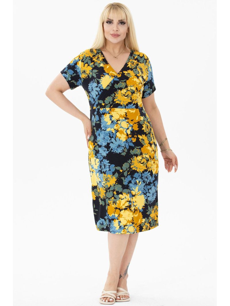 Kleita ar īsām piedurknēm