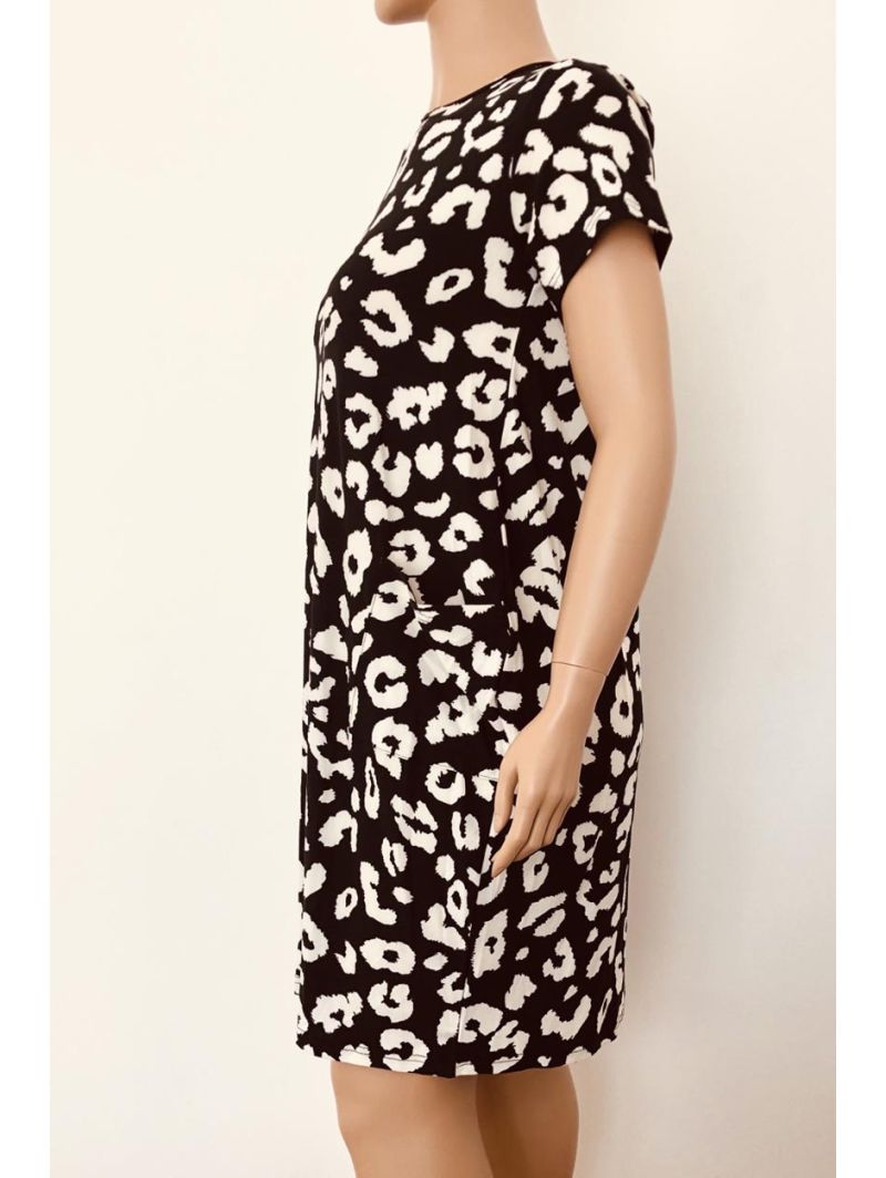 Suknelė su kišenėmis Suknelė su kišenėmis