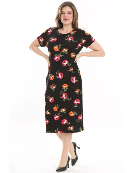Черное платье с цветочным принтом для полных