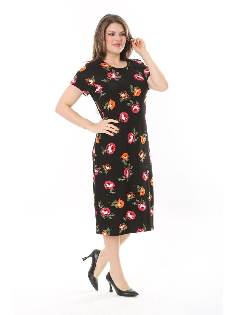 Juoda gėlėta suknelė apkūnioms