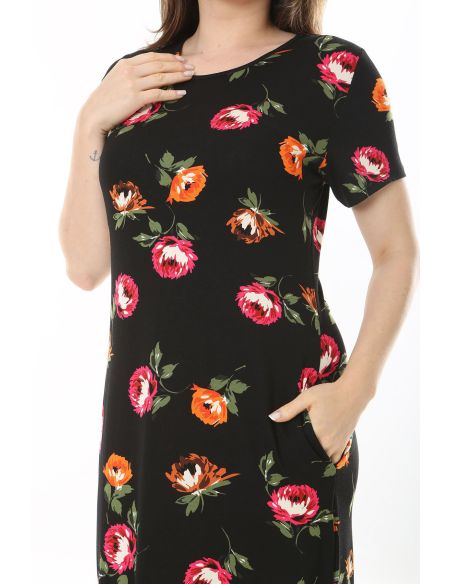 Черное платье с цветочным принтом для полных