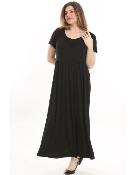 Ilga juoda suknelė apkūnioms