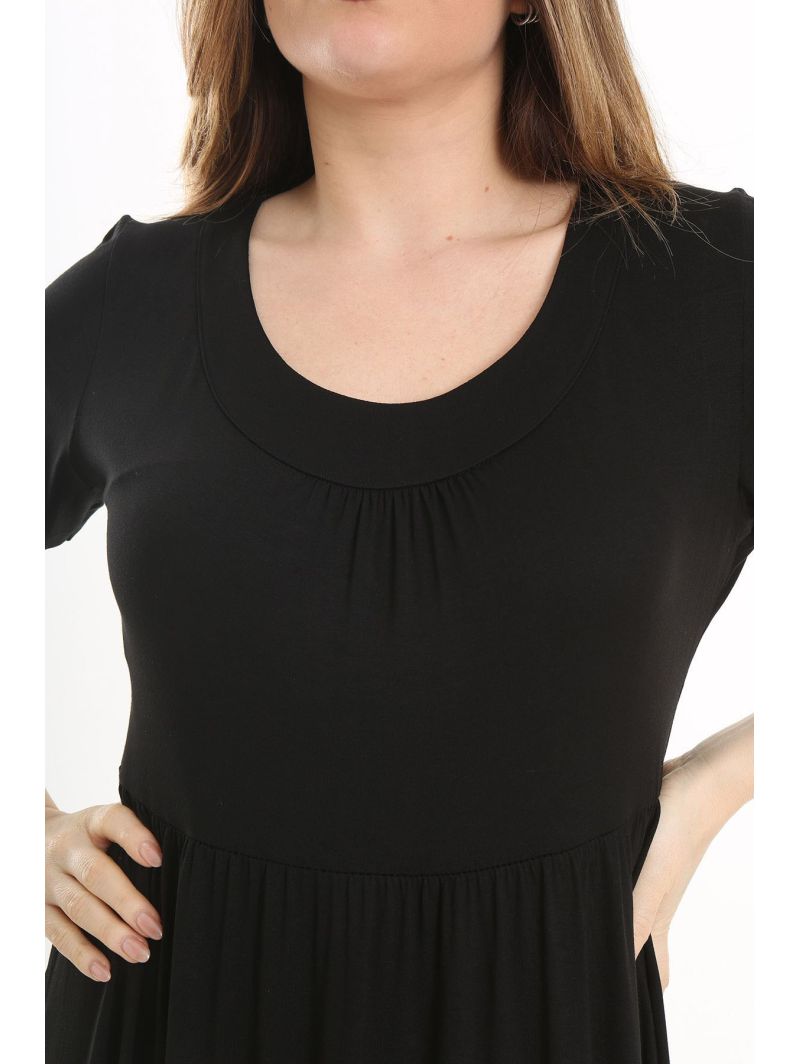 Ilga juoda suknelė apkūnioms Ilga juoda suknelė apkūnioms