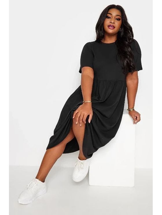 Juoda suknelė apkūnioms 2