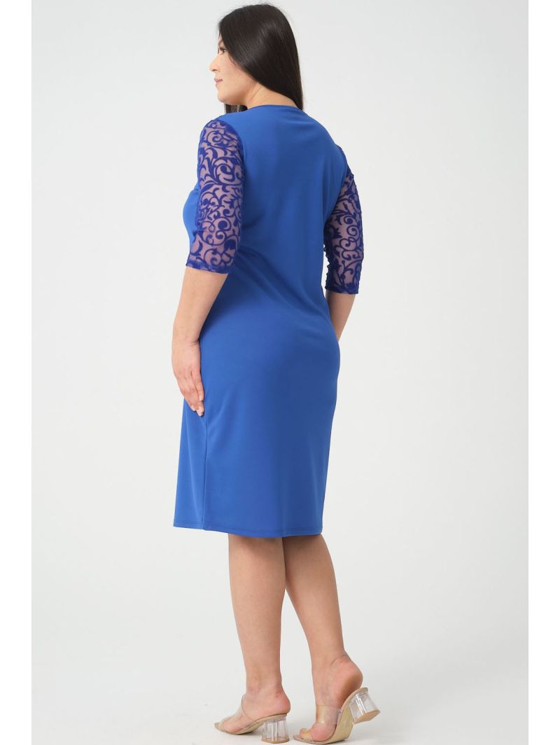 Голубое платье