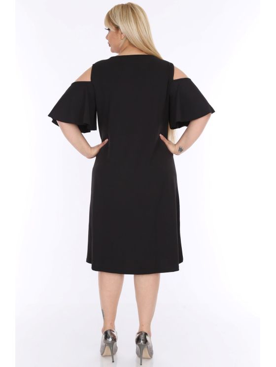 Must paljaste õlgadega kleit 2