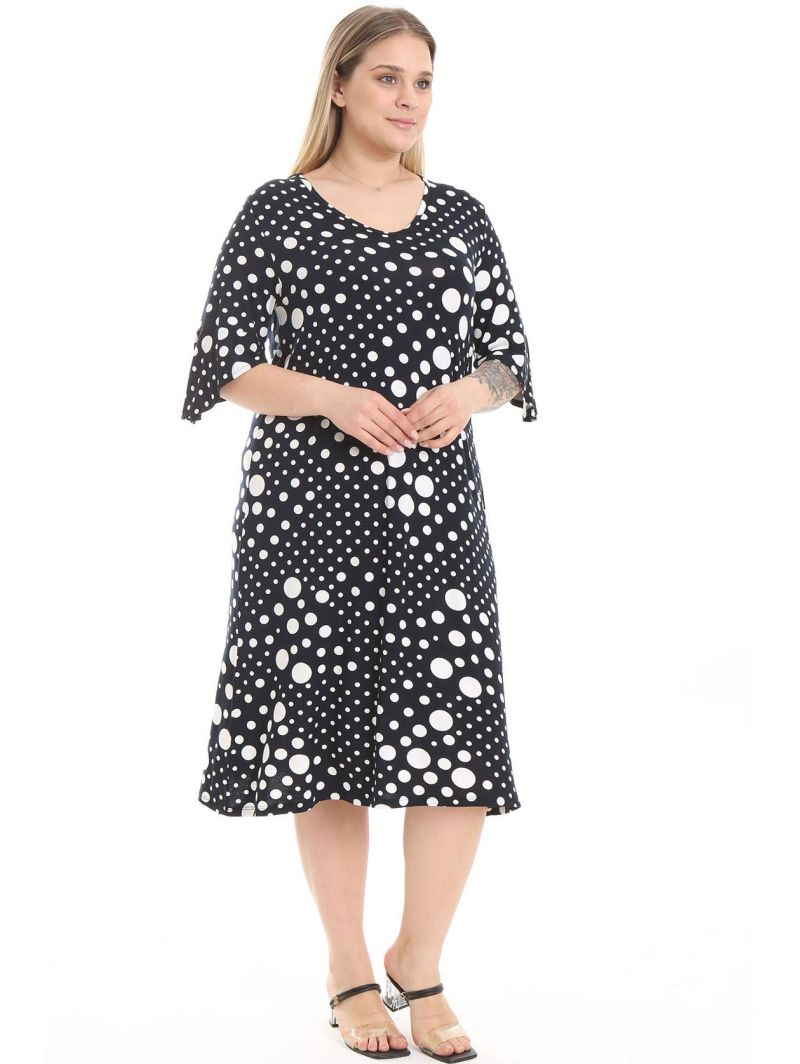 Платье больших размеров в горошек Платье больших размеров в горошек