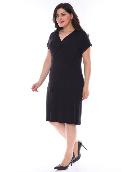 Klasikinė suknelė su voko formos iškirpte