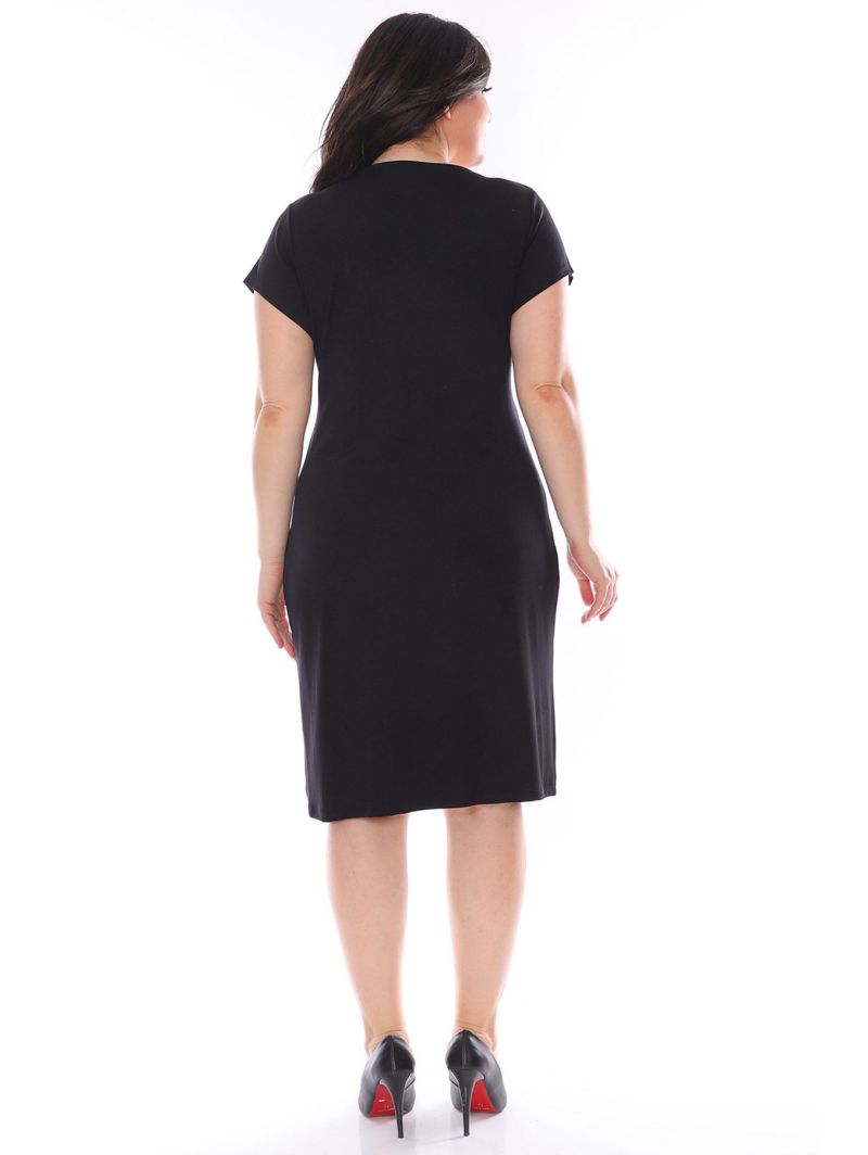 Klasikinė suknelė su voko formos iškirpte