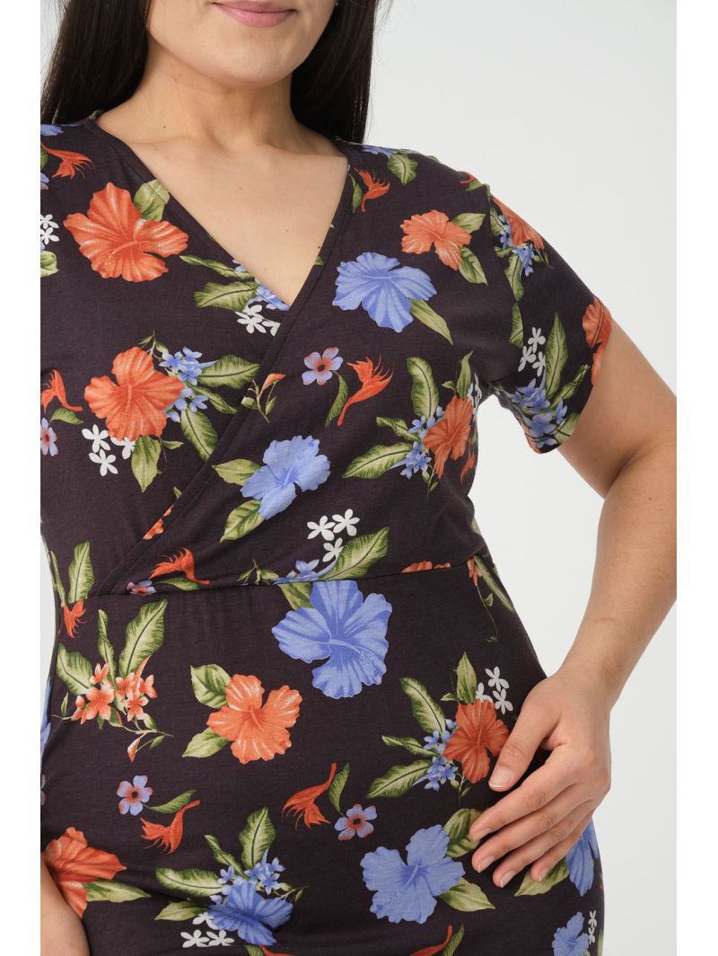 Платье с V-образным вырезом и узором