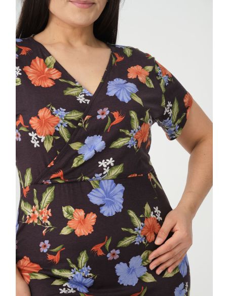 Mustriline V-kaelusega kleit