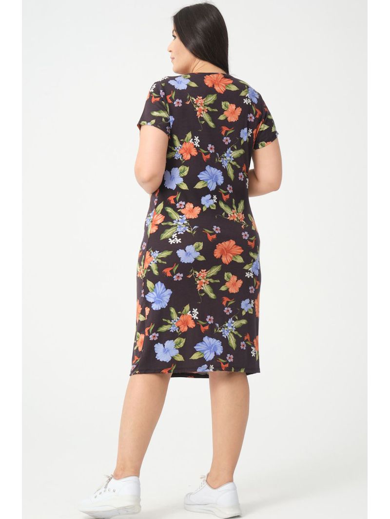 Mustriline V-kaelusega kleit