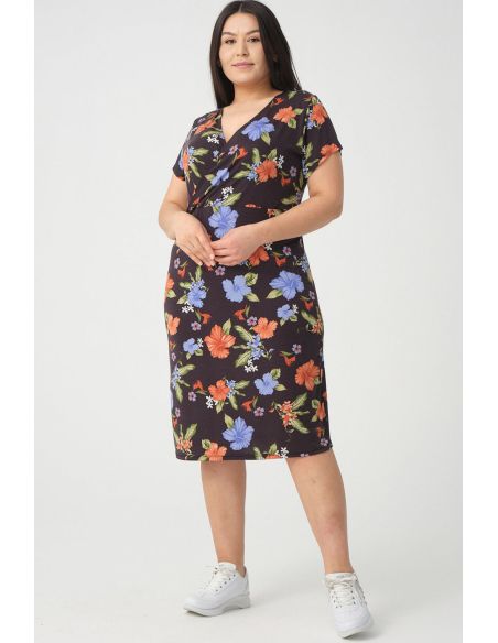 Платье с V-образным вырезом и узором