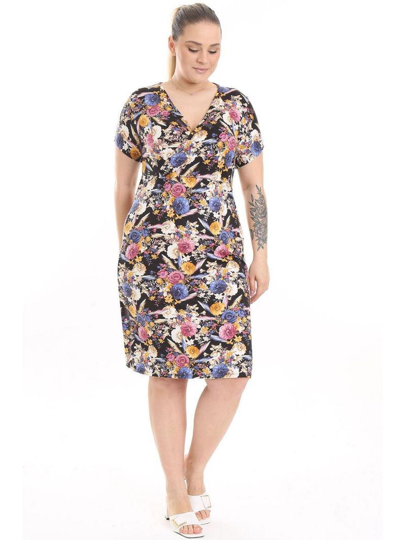 Klasikinio stiliaus suknelė su raštais Klasikinio stiliaus suknelė su raštais