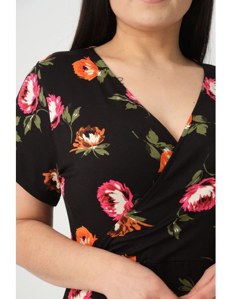 Must lilledega kleit