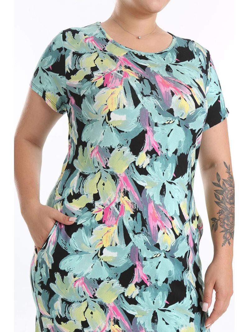 Lühikeste varrukatega täpiline kleit