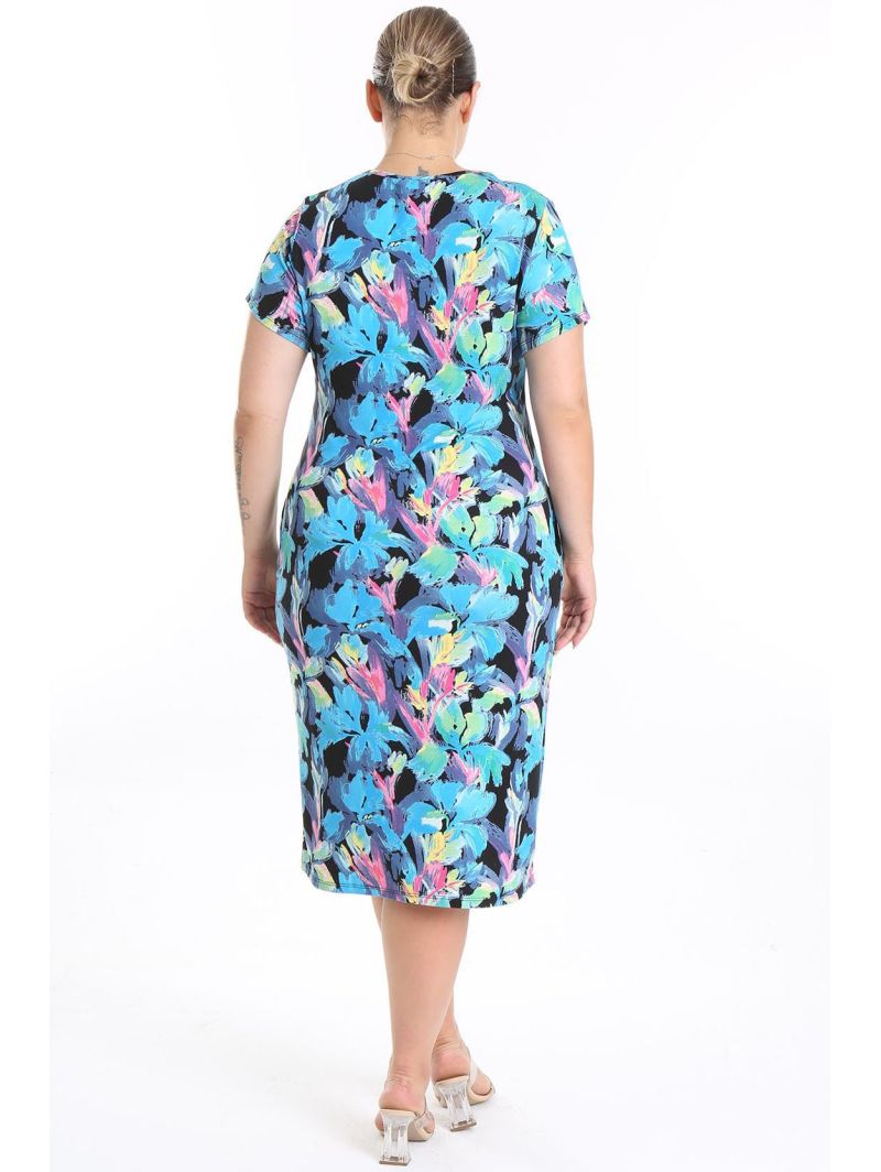 Lühikeste varrukatega täpiline kleit