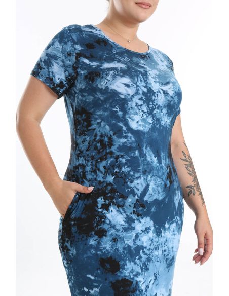 Kleita ar īsām piedurknēm