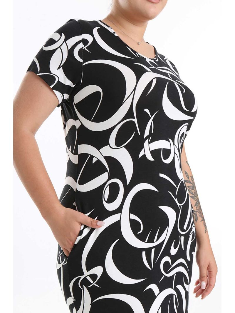 Kleita ar īsām piedurknēm Kleita ar īsām piedurknēm