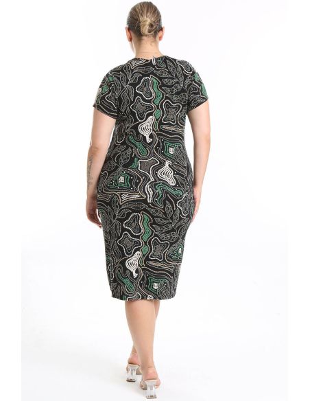 Kleita ar īsām piedurknēm