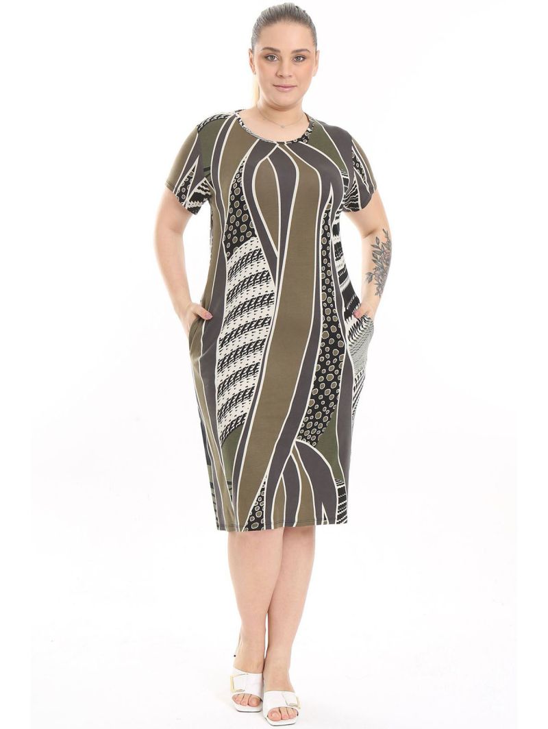 Платье с короткими рукавами