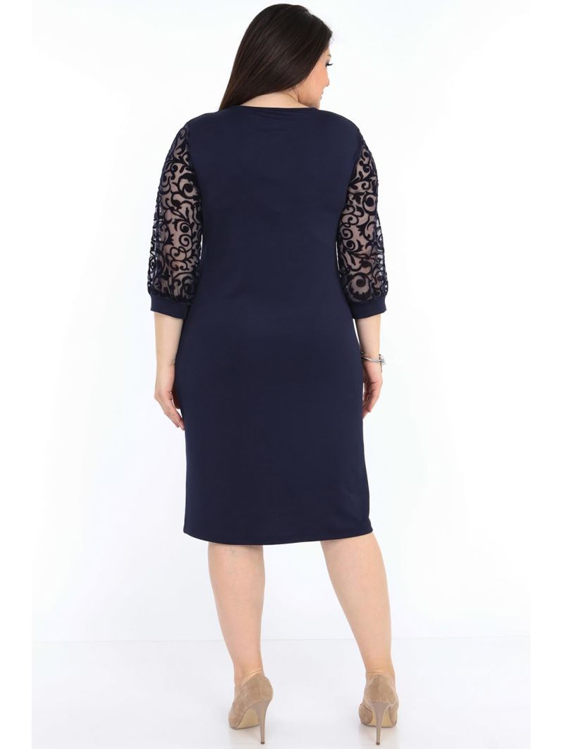 Темно-синее платье с рукавами 3/4. Темно-синее платье с рукавами 3/4.
